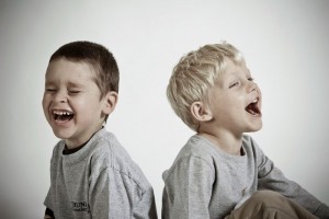 Bambini ridono