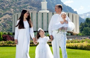 Un bambino con genitori divorziati dovrà scegliere a quale genitore deve essere suggellato?