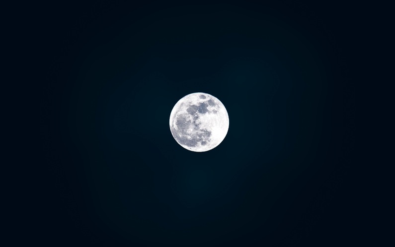 alieni sulla luna sky-space-moon-outdoors