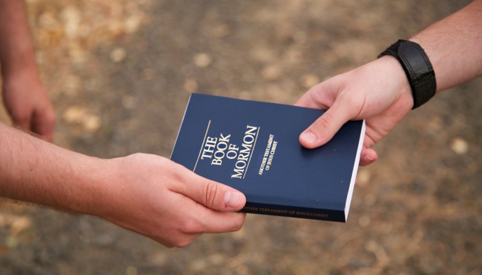 Libro di Mormon Condividere il Libro di Mormon