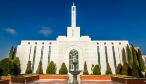 Cosa succede durante la dedicazione di un tempio?