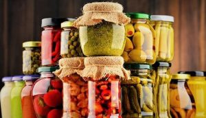 Come fare delle scorte alimentari quando non si ha spazio (o denaro)