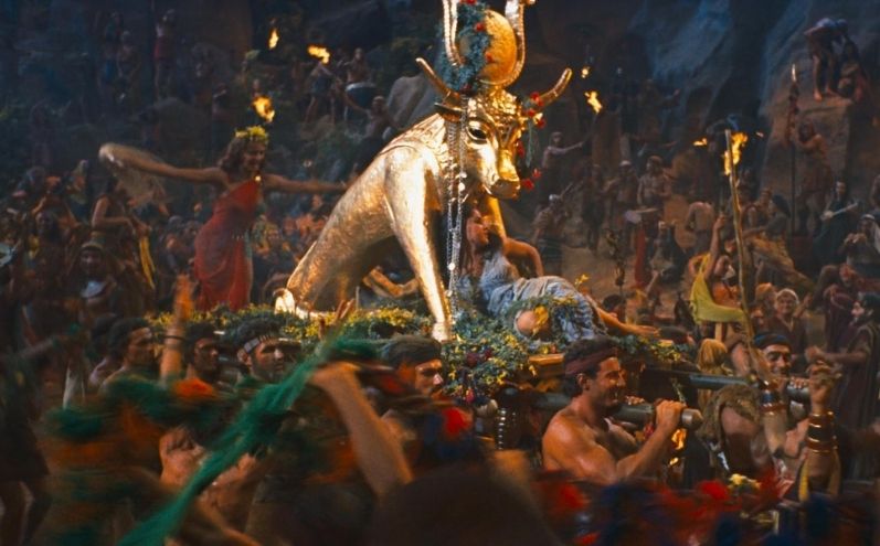 Cosa simboleggia il vitello d’oro? Simboli antichi e idoli moderni Cosa simboleggia il vitello d’oro? Simboli antichi e idoli moderni