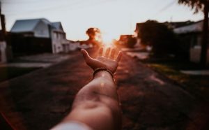 Dio mi sta ignorando? Comprendere il silenzio di Dio nei momenti di dolore
